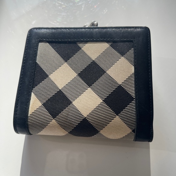 Burberry Black/Beige Nova Check Canvas and Leather Buckle kiss lock Wallet - Picture 3 of 12